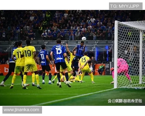 拿玻里与利物浦激战正酣双方争夺欧冠小组赛关键胜利 拿玻里与利物浦激战正酣双方争夺欧冠小组赛关键胜利