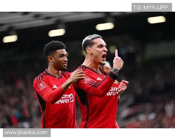 曼联与巴伦西亚精彩对决集锦回顾赛场瞬间尽显足球魅力与激情